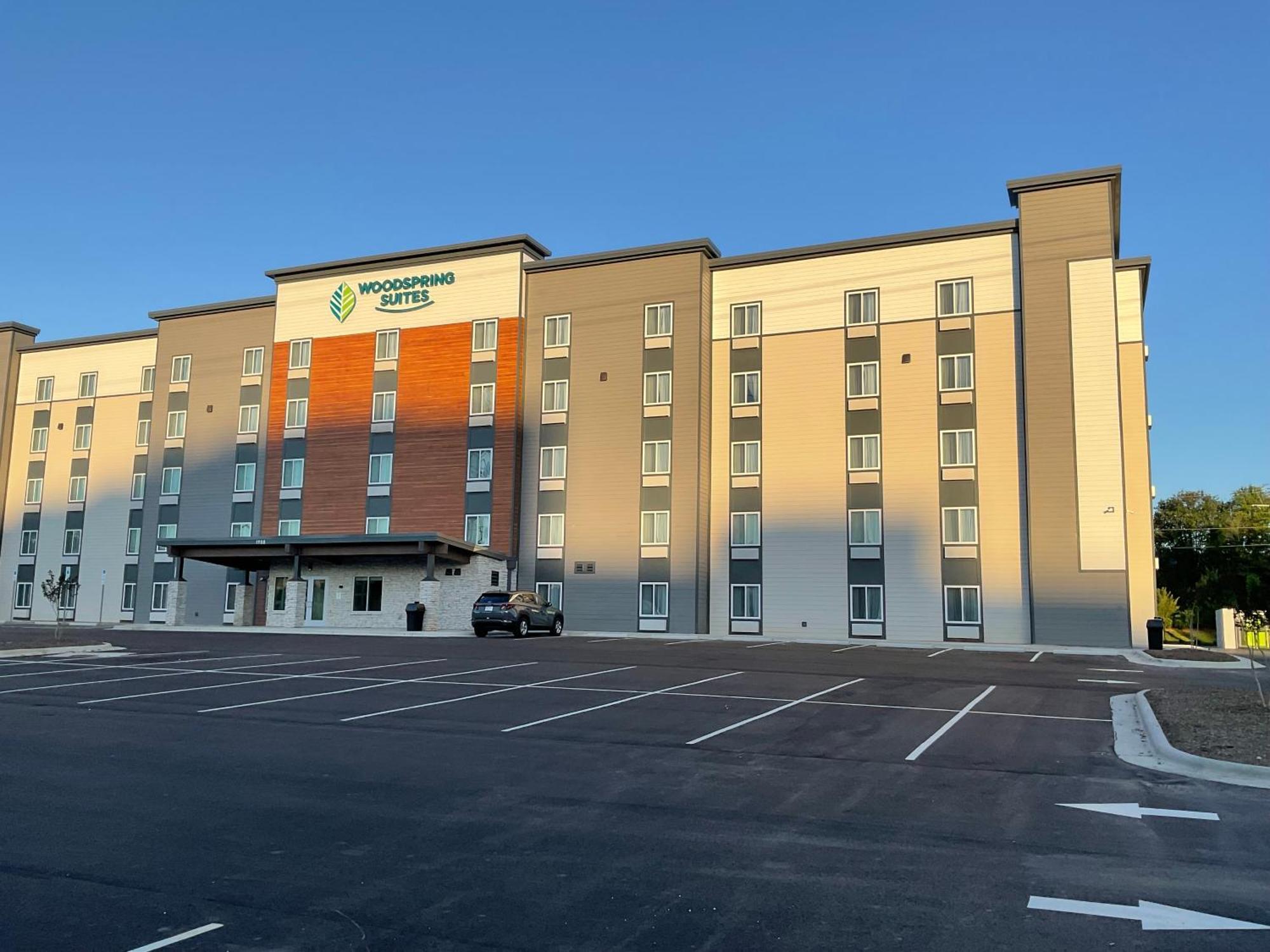 Woodspring Suites Winston-Salem Near Hanes Mall Bagian luar foto